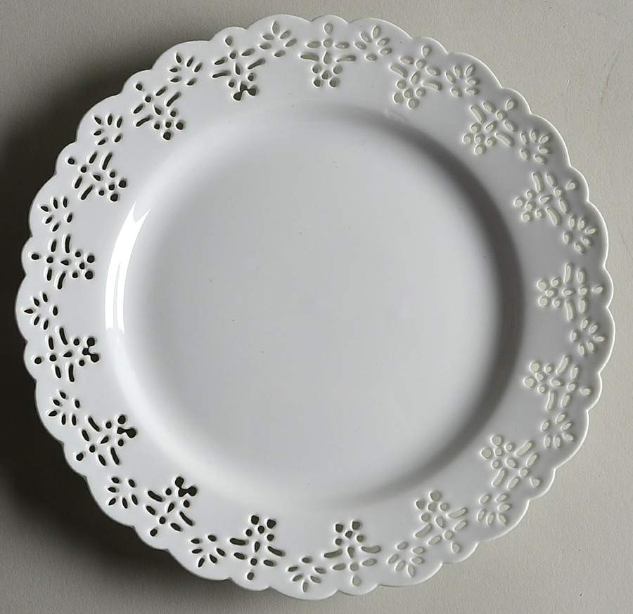 Doily Buffet/Dessert Plate by Pier 1-1