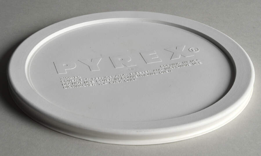 Sculptured Clear Plastic Lid for 7" Round Vegetable by Pyrex-1
