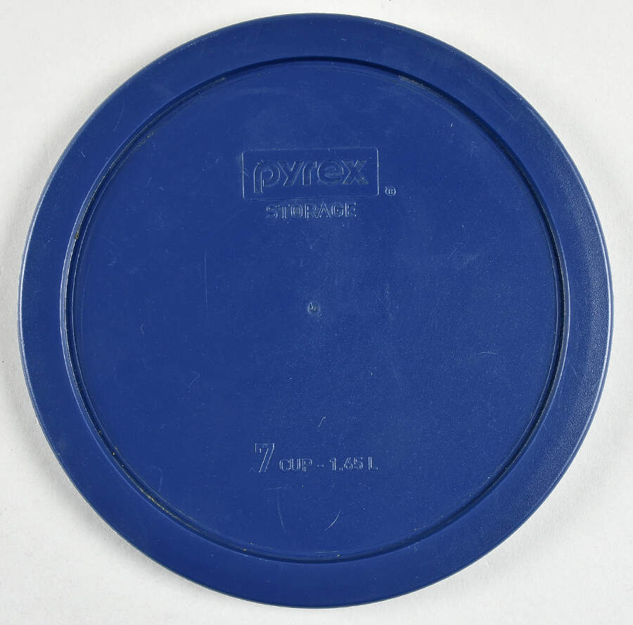 Sculptured Clear Plastic Lid for 7" Round Vegetable by Pyrex-1