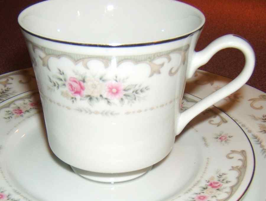 Westmount Footed Cup by Premiere-1