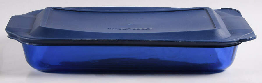 Originals Cobalt Blue 13" Rectangular Baker w/Plastic Lid by Pyrex-1