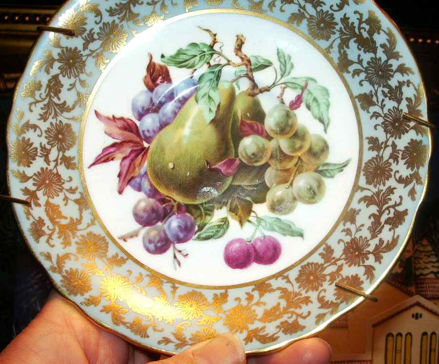 A2846 Saucer by Paragon-1