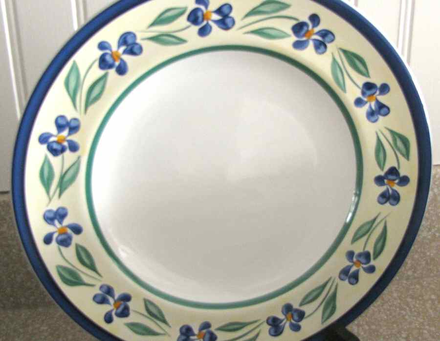 PTE20 Dinner Plate by Presenttense-1