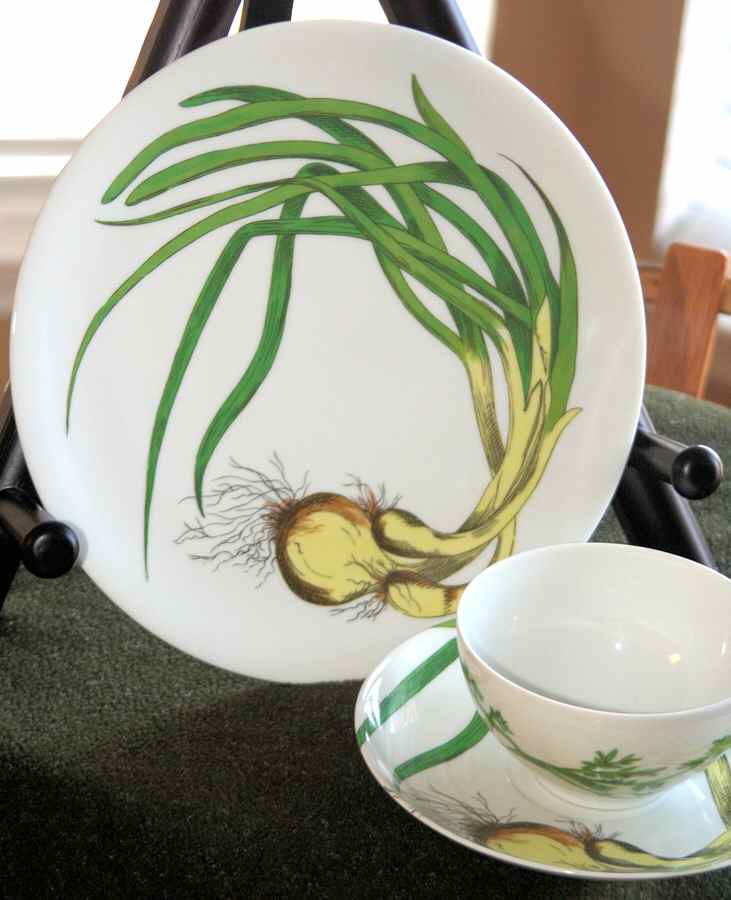 PDP20 Dinner Plate by Porcelaine De Paris-1