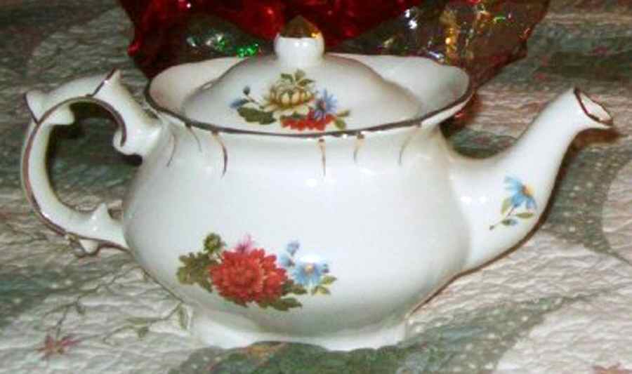 4305 Teapot & Lid by Price Kensington-1