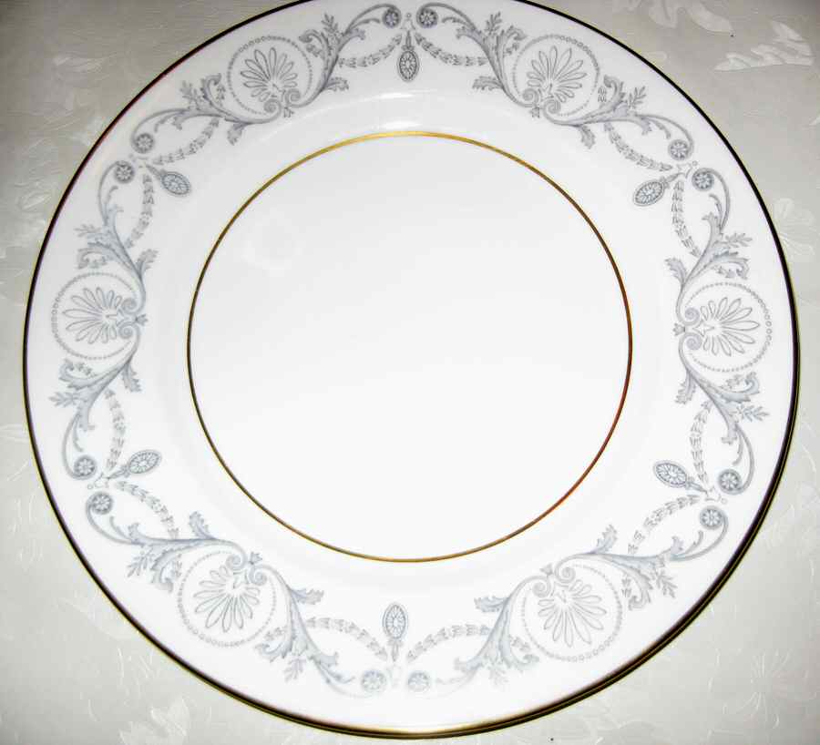 Classic Dinner Plate by Paragon-1