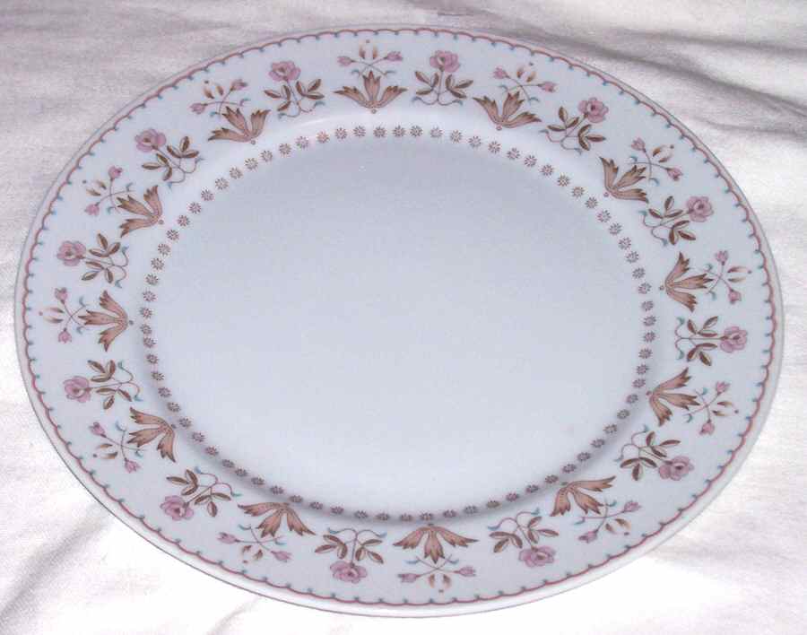 Crestwood Dinner Plate by Puritan (Japan)-1