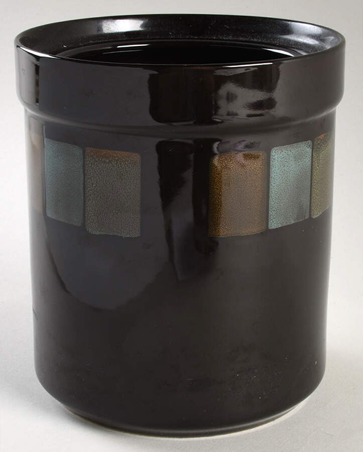 Cayman Medium Canister No Lid by Pfaltzgraff-1