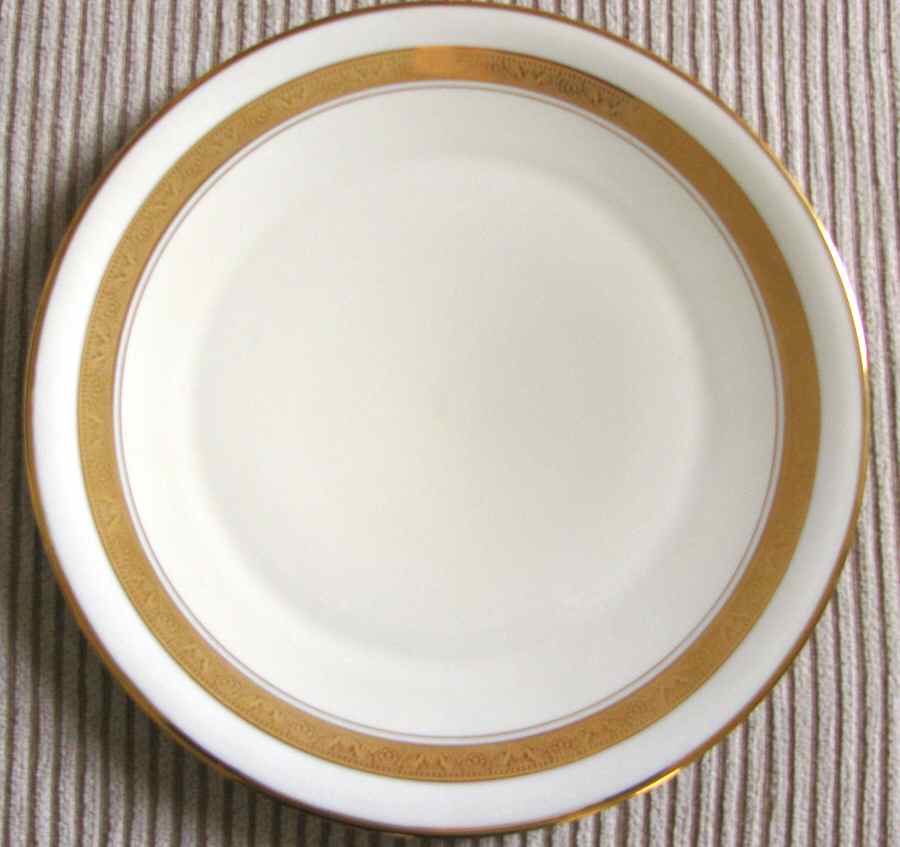 PDT9 Dinner Plate by Porcelaine d'Art-1