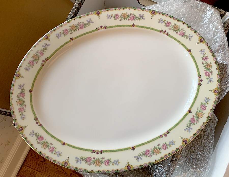 POY699 14" Oval Serving Platter by Jean Pouyat-1