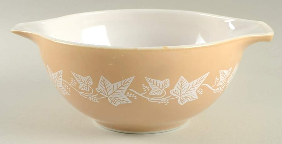 Sandalwood 9" Cinderella Mixing Bowl by Pyrex-1