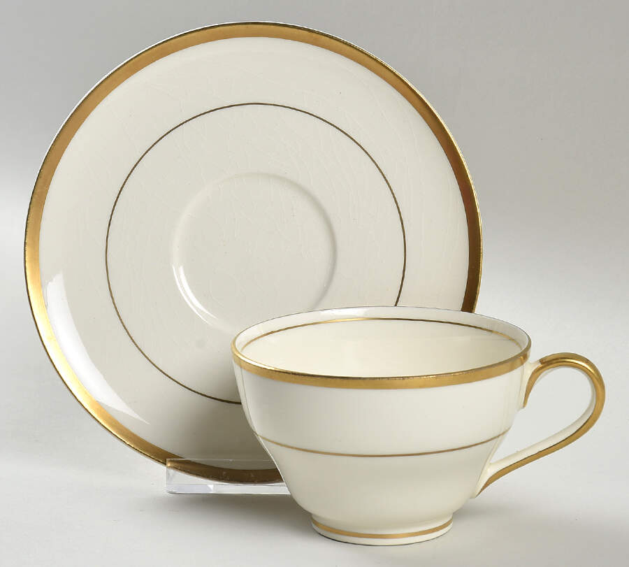 POP292 Footed Cup & Saucer Set by Pope Gosser-1