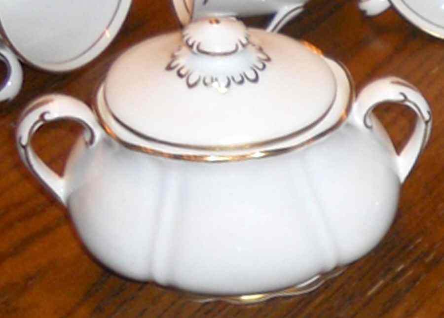 PAL15 Sugar Bowl & Lid by Palissy-1
