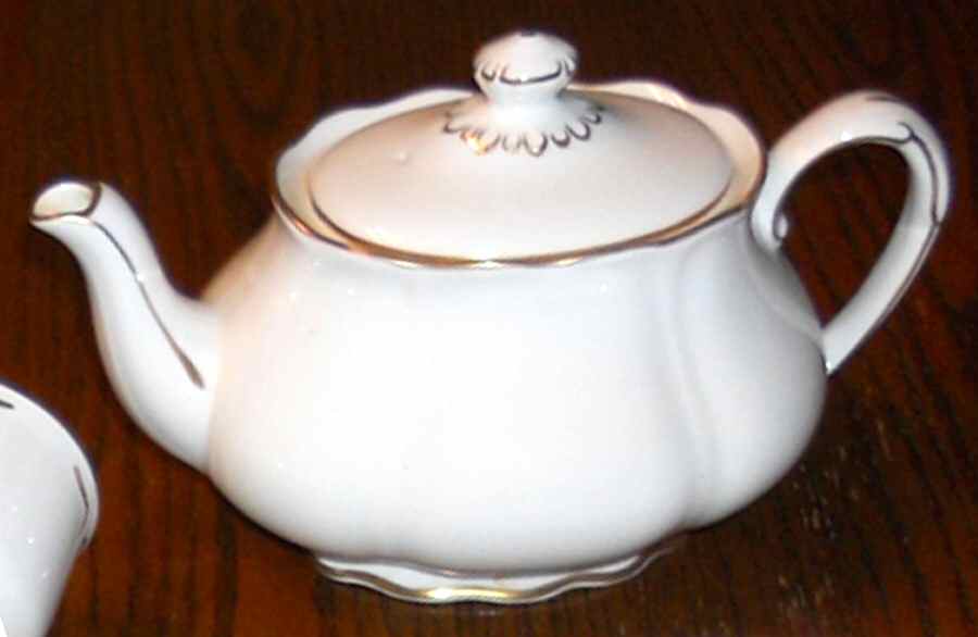 PAL15 Teapot & Lid by Palissy-1