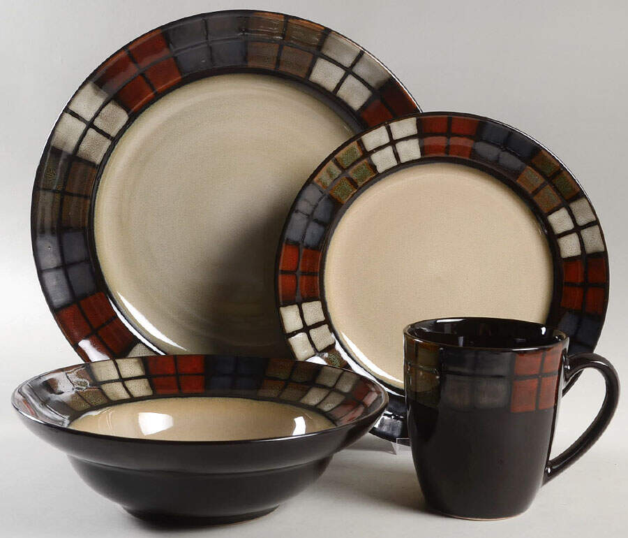 Calico 32 Piece Estate Set by Pfaltzgraff-1