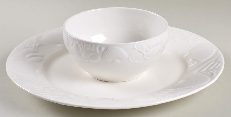 Lido Beach 3 1/8"-3 3/8" Lazy Susan (Chop & Bowl) HC by Pfaltzgraff-1