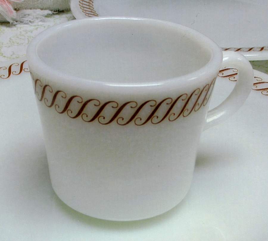 Regency Flat Cup by Pyrex-1