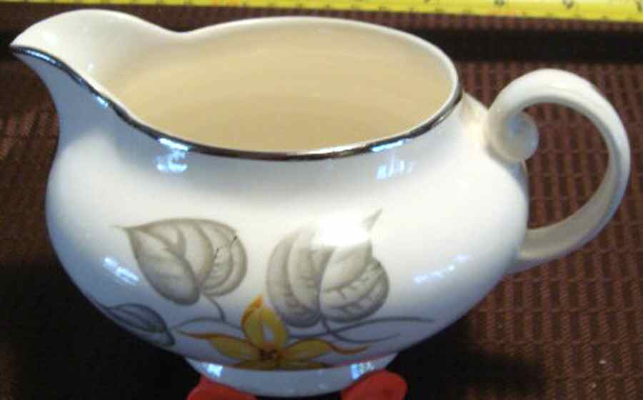 POP298 Creamer by Pope Gosser-1