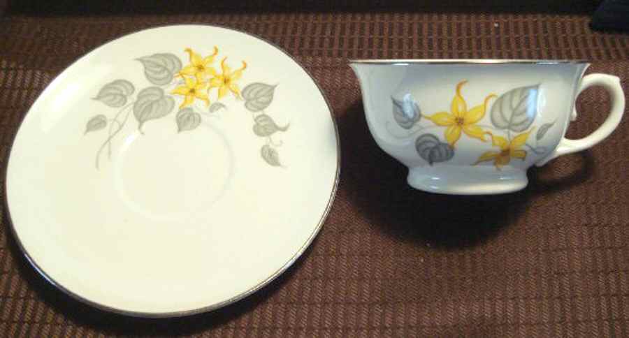 POP298 Footed Cup & Saucer Set by Pope Gosser-1