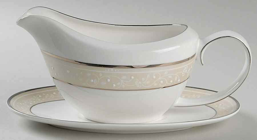 Sweet Elegance Gravy Boat & Underplate by Princess House-1