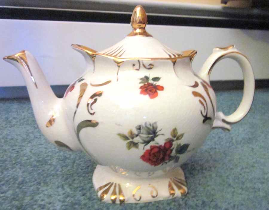 3319 Teapot & Lid by Price Kensington-1
