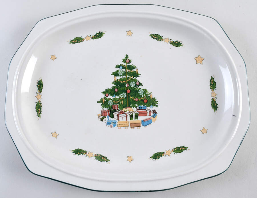 Holiday Heritage 14" Oval Serving Platter by Pfaltzgraff-1