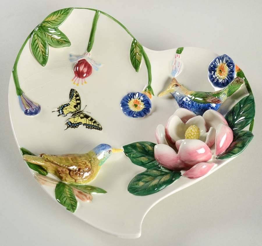 Botanic Hummingbird 9" Heart Plate by Portmeirion-1