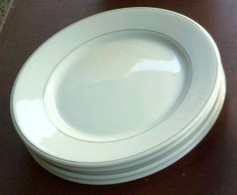 Elisa Salad Plate by Porcelaine d'Auteuil-1