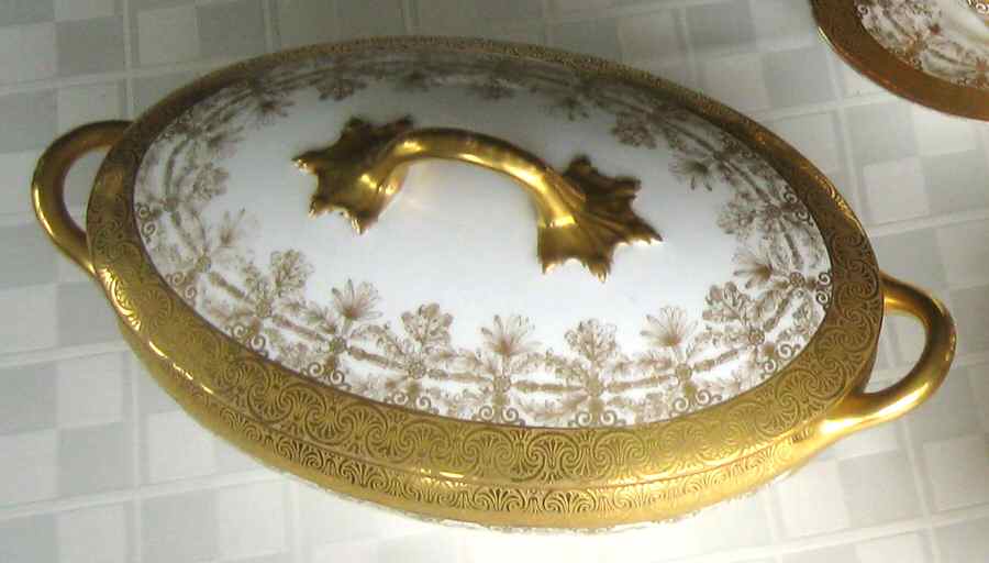 POY743 Oval Covered Vegetable by Jean Pouyat-1