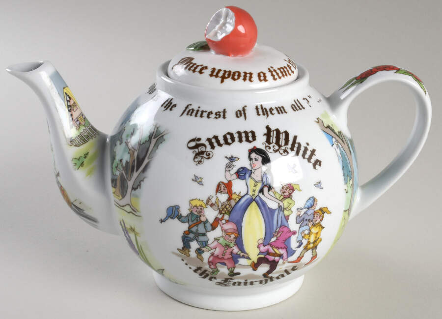 Snow White Teapot & Lid by Cardew Design-1