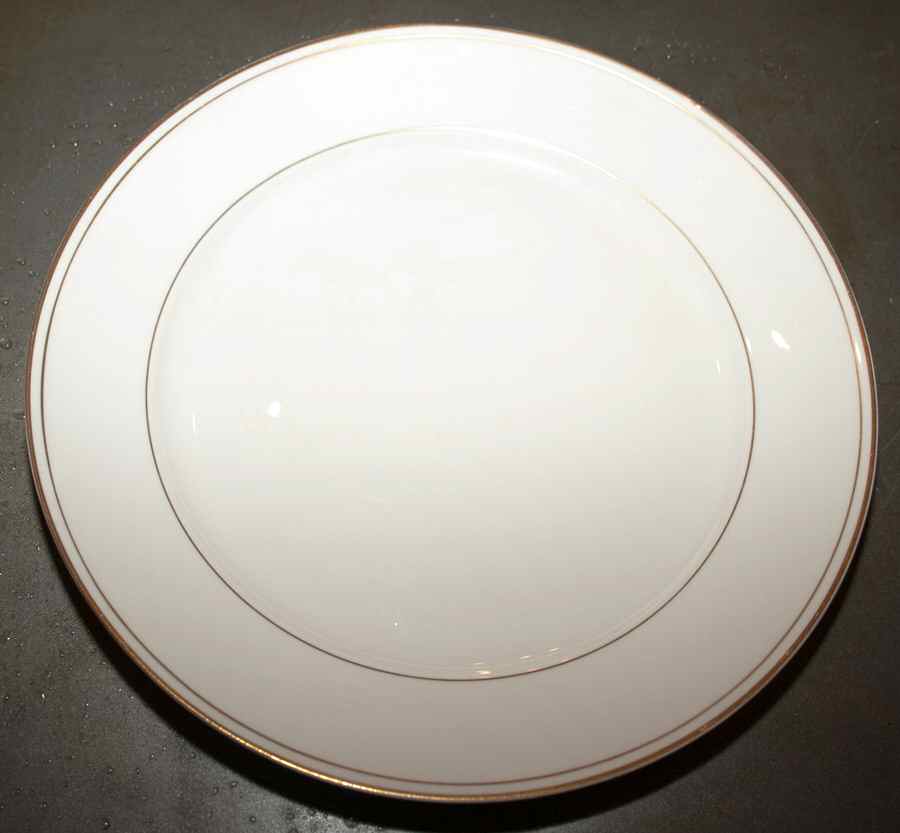 POP304 Dinner Plate by Pope Gosser-1
