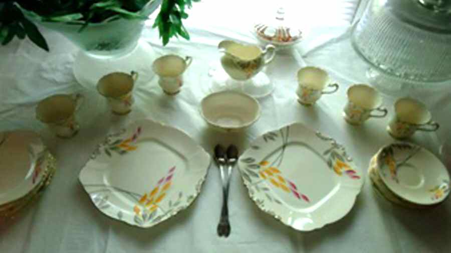 PAR196 Square Handled Cake Plate by Paragon-1