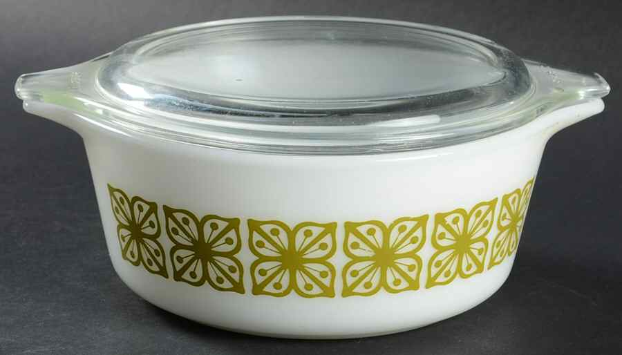 Verde Square Flowers 1.50 Pt Round Covered Casserole by Pyrex-1