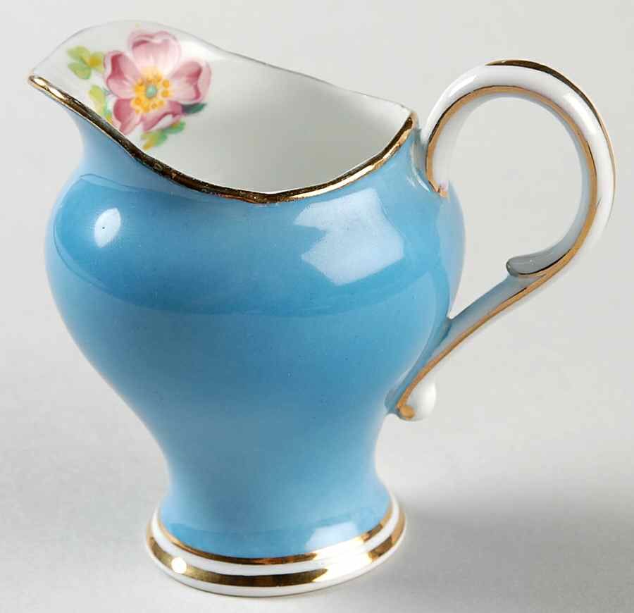 G494312 Creamer by Paragon-1