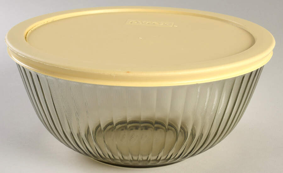 Sculptured Tinted 8" Mixing Bowl & Plastic Lid (MB8 & MB8PL) by Pyrex-1