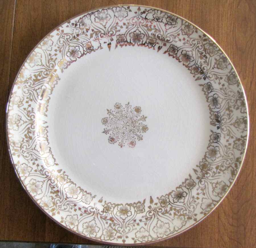 PCP294 Dinner Plate by Paden City-1