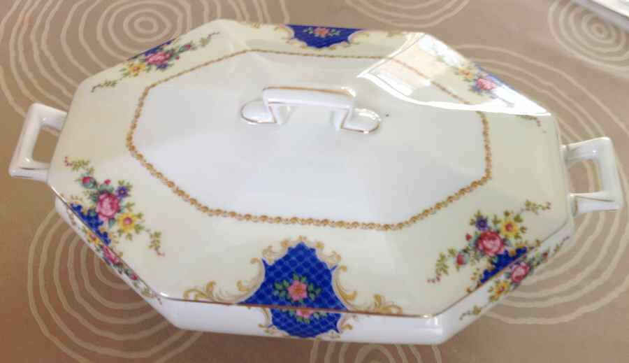 3804 Octagonal Covered Vegetable by Phoenix (Czech)-1