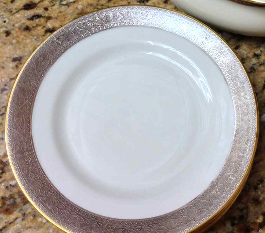 PHE59 Dinner Plate by Phoenix (Czech)-1