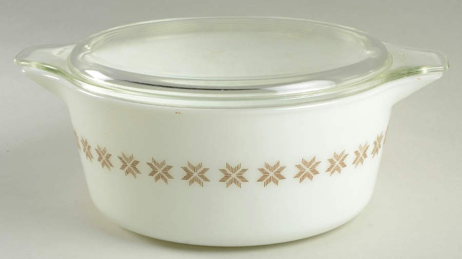 Town & Country 2.5 Qt Round Covered Casserole by Pyrex-1