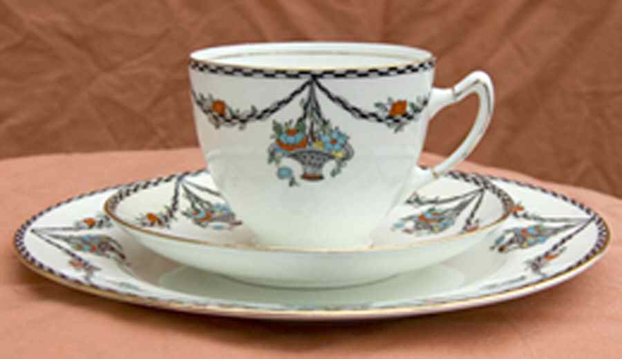 PAR211 Flat Cup & Saucer Set by Paragon-1