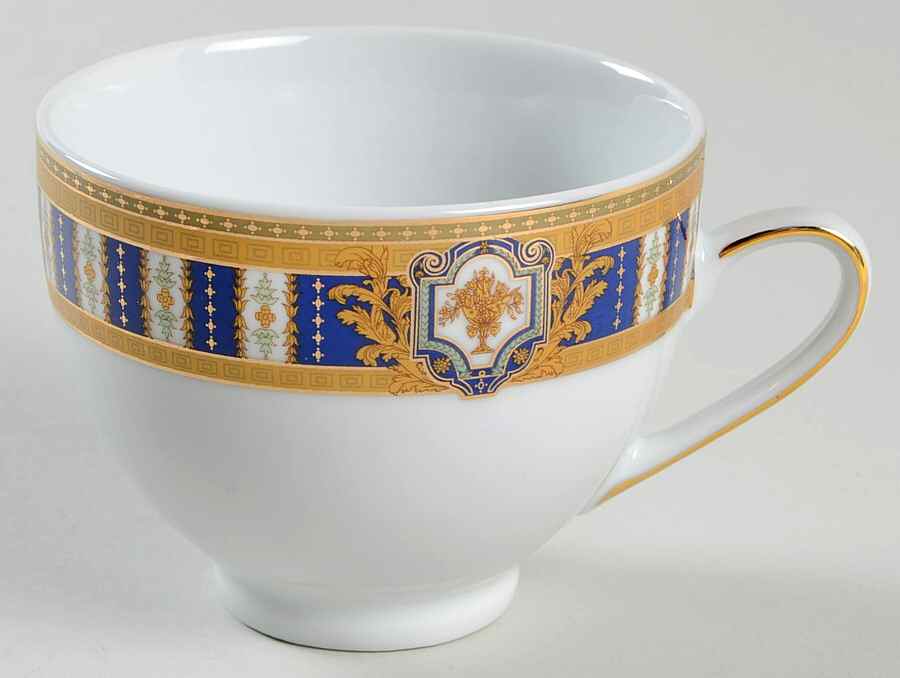 PGE6 Footed Cup by Pegasus-1