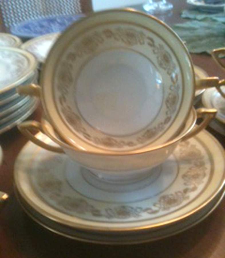 P303-02 Footed Cream Soup Bowl & Saucer Set by Pickard-1