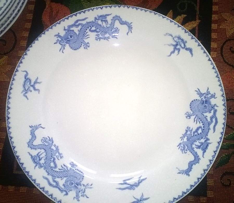 POU18 Dinner Plate by Pountney-1