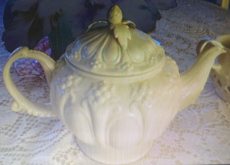 PEQ1 Teapot & Lid by Peppertree Imports-1