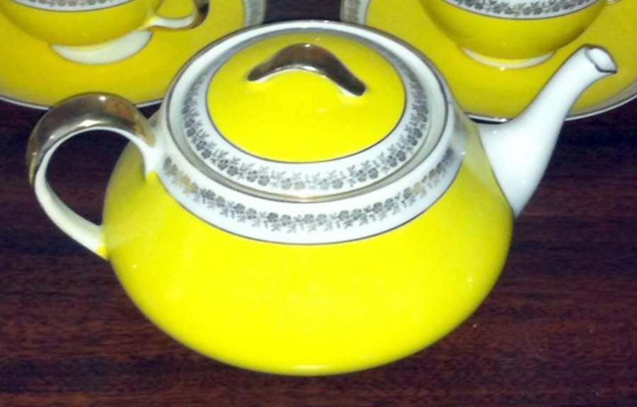 PUN149 Teapot & Lid by Porcelain Union-1