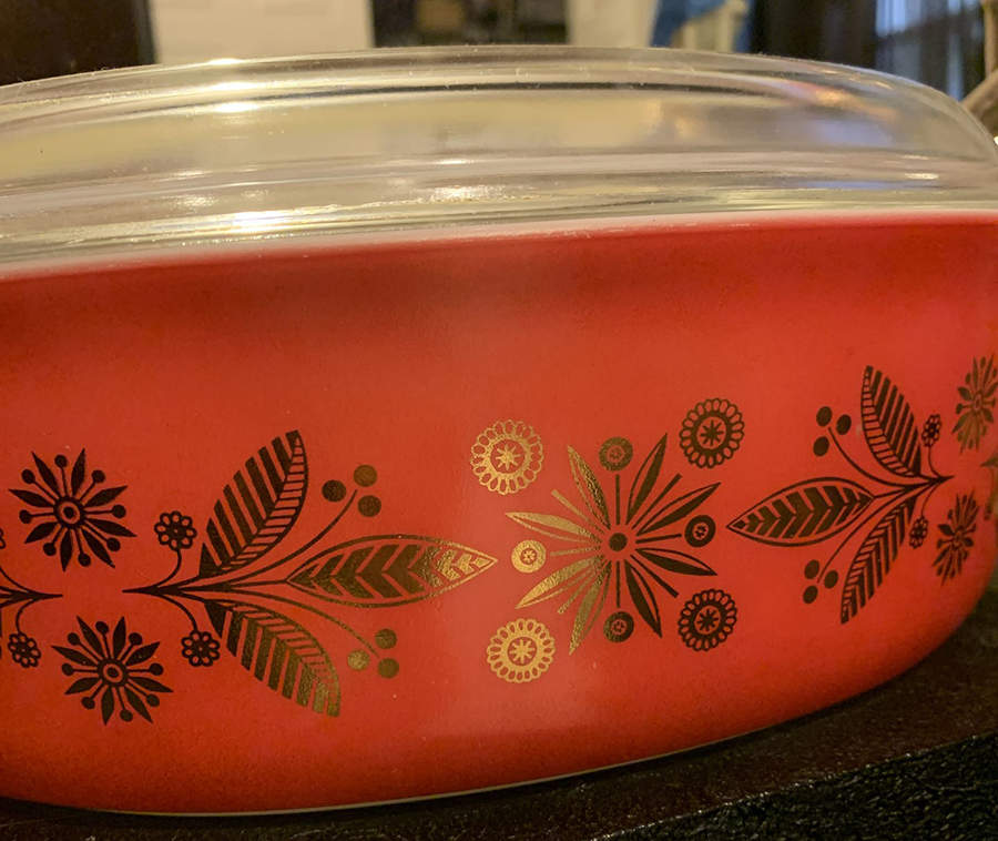 Golden Poinsettia 2.5 Quart Oval Covered Casserole by Pyrex-1