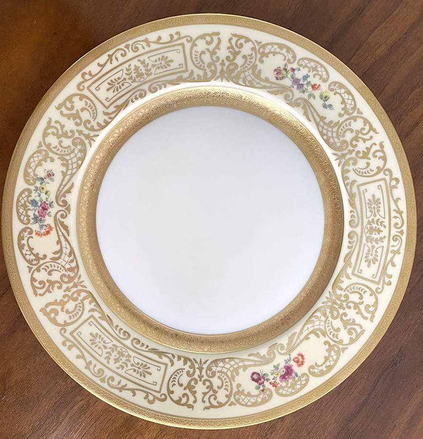P64-12 Dinner Plate by Pickard-1