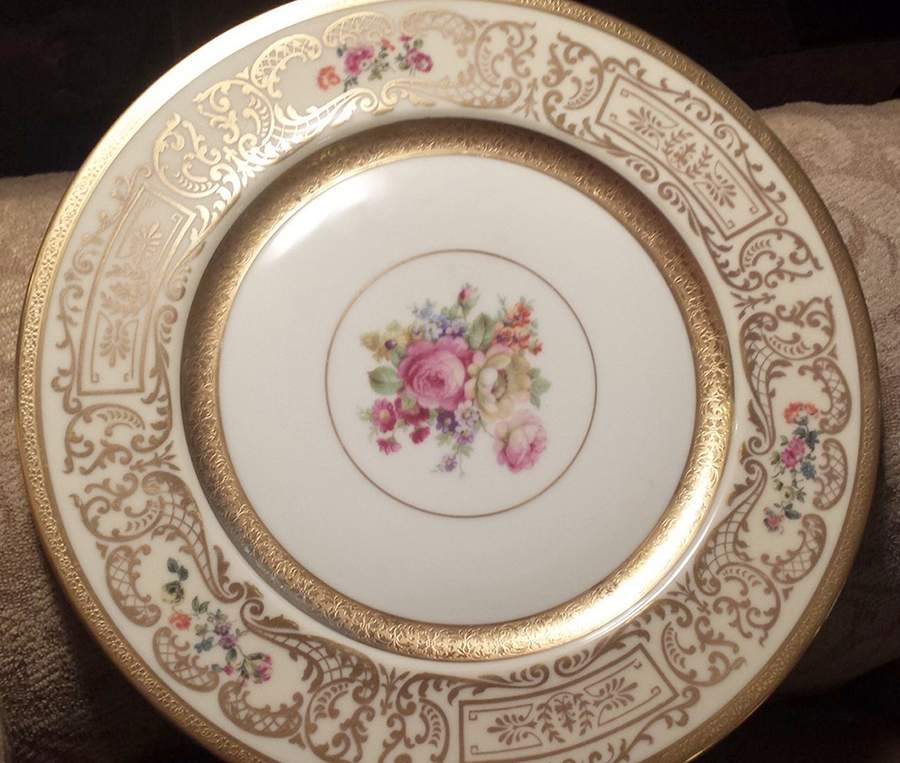P64-12 Dinner Plate by Pickard-1