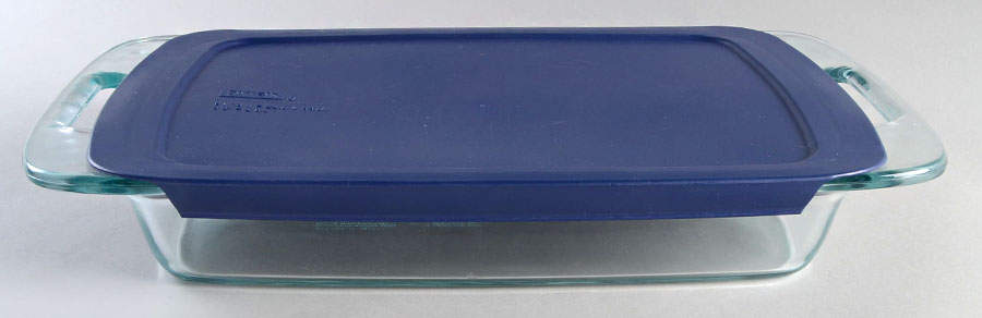 Easy Grab 13" Rectangular Baker w/Plastic Lid by Pyrex-1