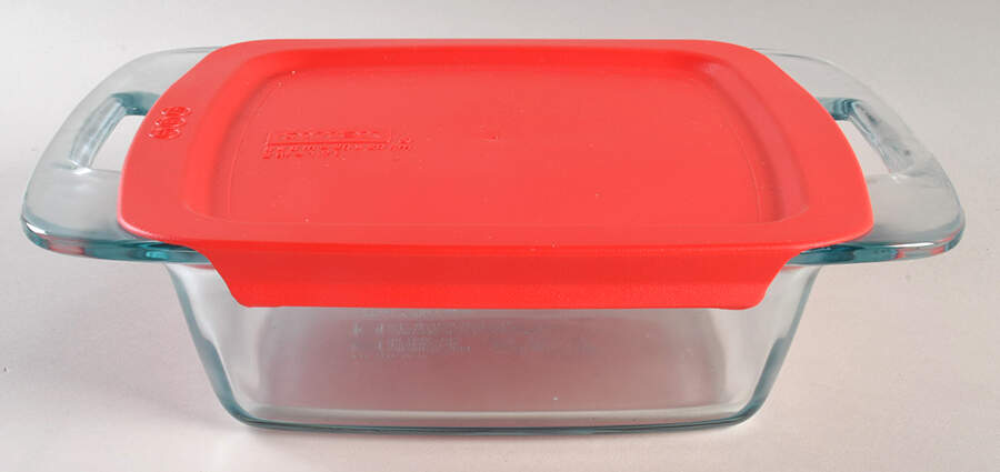 Easy Grab 8" Square Baker & Plastic Lid by Pyrex-1